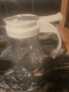 Cream Pour-Top Glass Syrup Dispenser - Easy-Pour Lid
